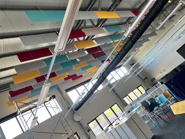 Livraison de mobilier professionnel Saint Priest